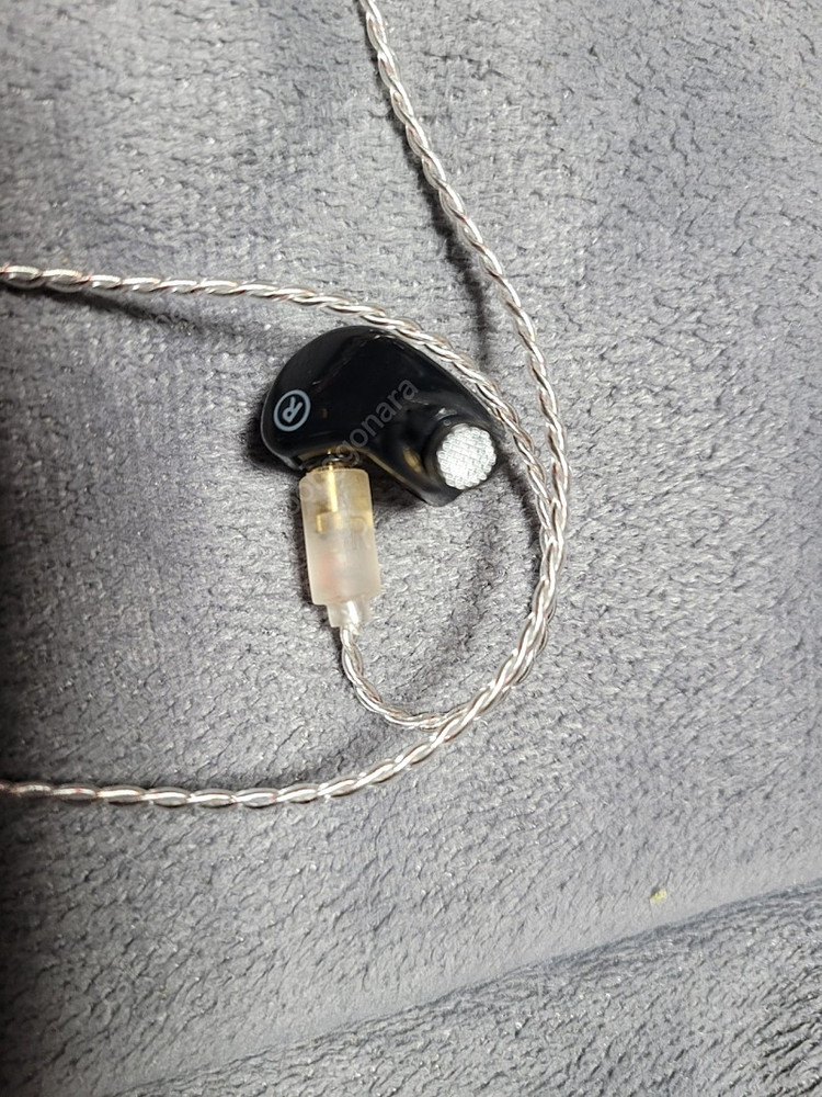 디렘 프로 마스터 (케이블, 이어팁 포함) 이미지