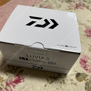 다이와 루비아스 Daiwa Luvias Lt2500s-dh 신품 새제품 더블핸들 팝니다.