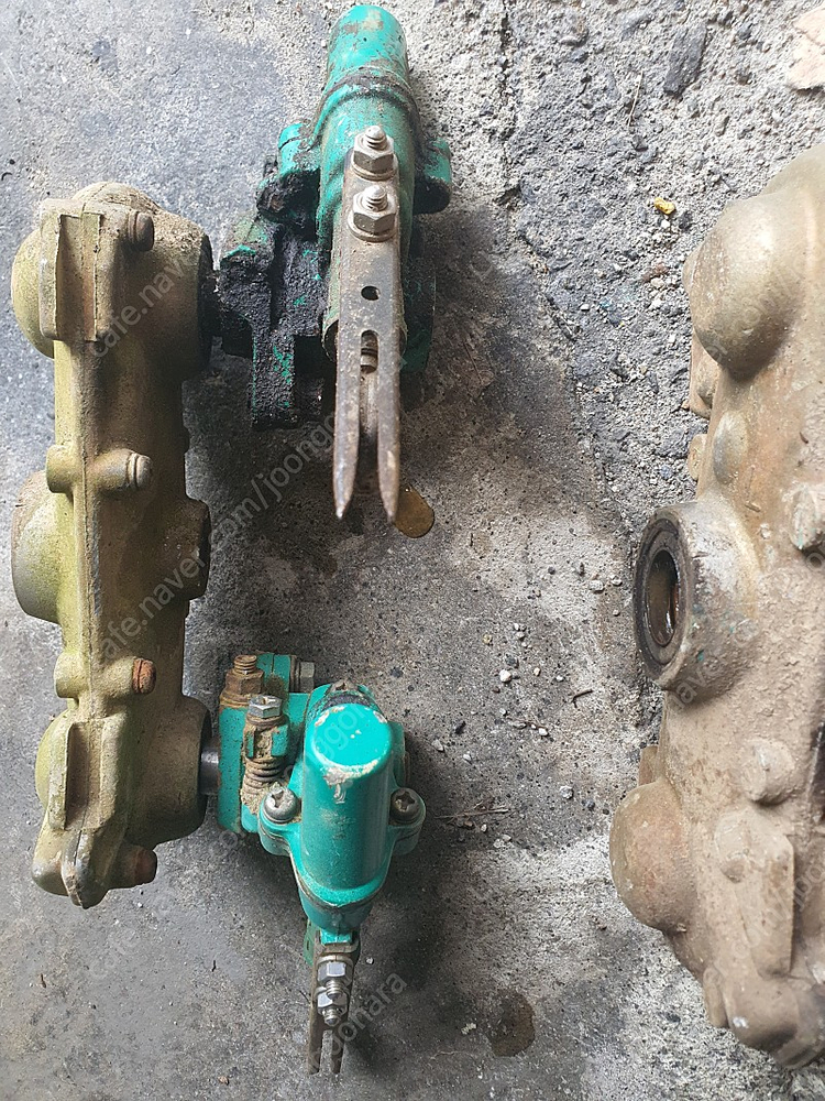 이앙기식부암팝니다 1개격 좌우 총6개 1개가격입니다 사진 참조 하세요 이미지