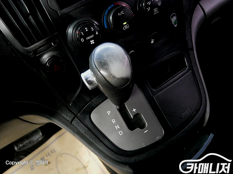 [현대]그랜드 스타렉스 밴 5인승 CVX 디럭스 (5인승) 2011 년 260,000km--2