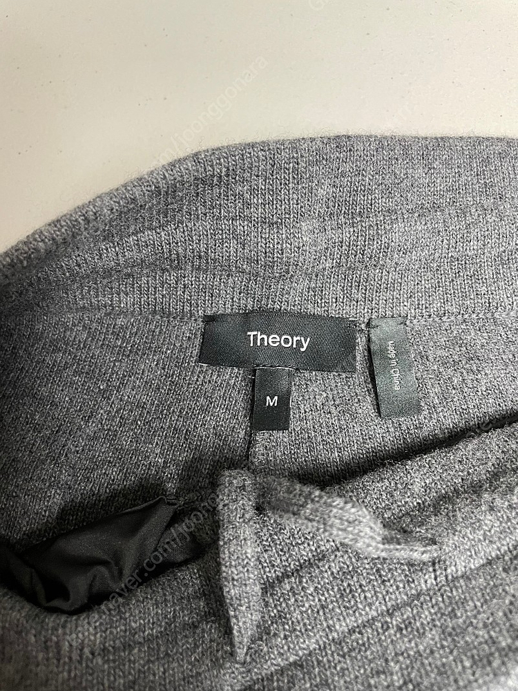 옴므플리세 베이직 자켓. 띠어리 알코스 셋업. 이미지