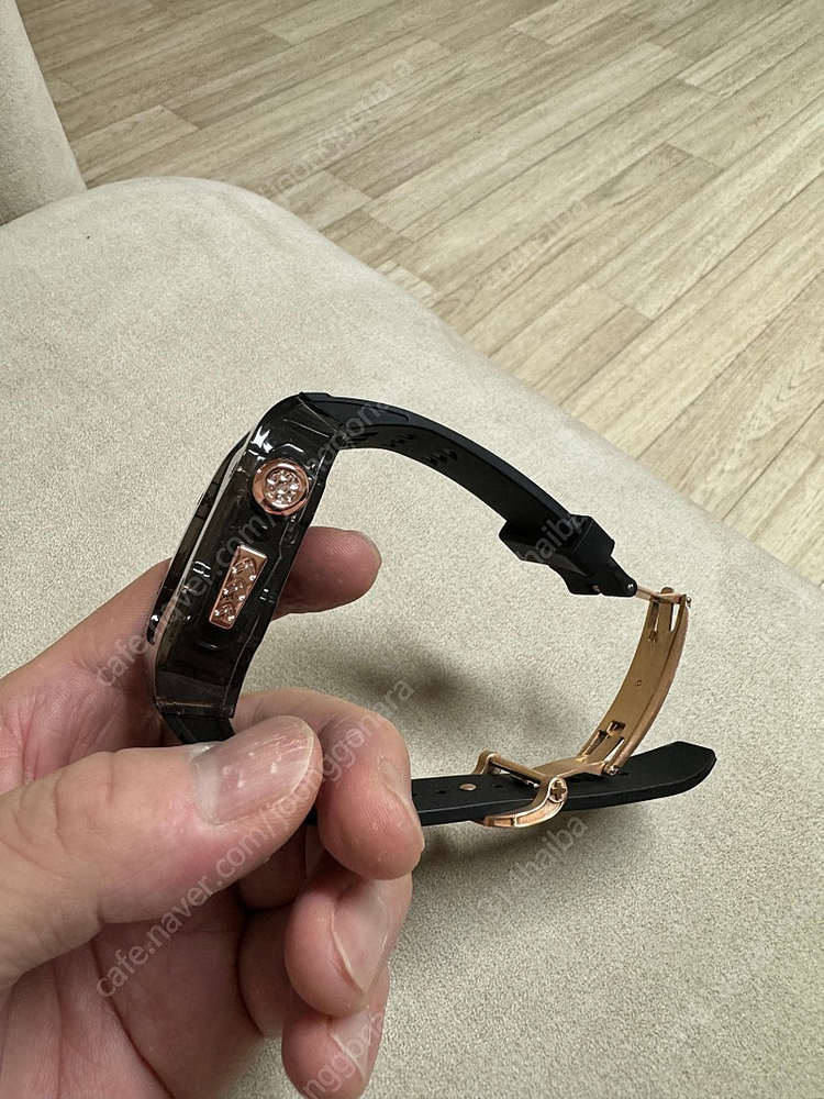 애플워치 애차드밀 케이스 이미지