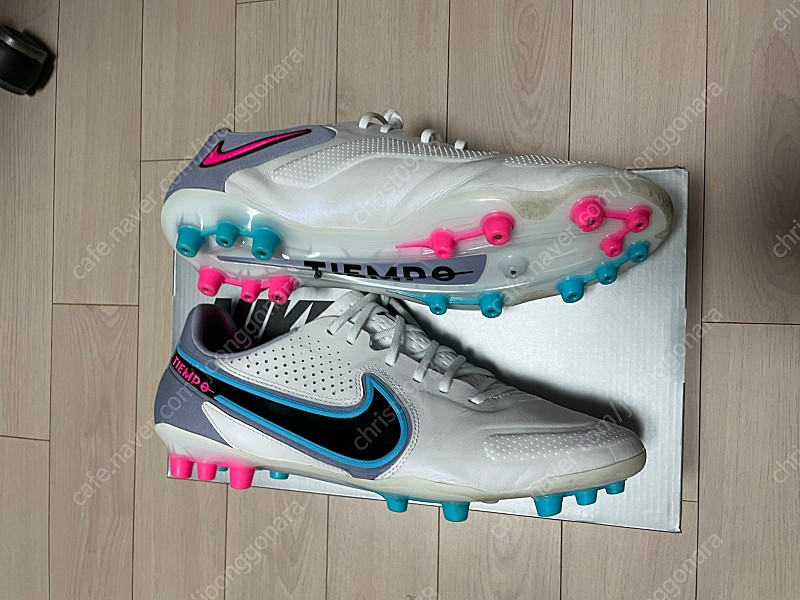 티엠포 레전드9 ag 275사이즈 A급 판매합니다. 이미지