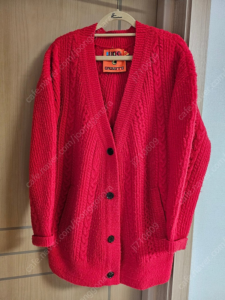 럭키슈에뜨 레드 가디건 보카바카 뽀글이 그로브 가디건 이미지