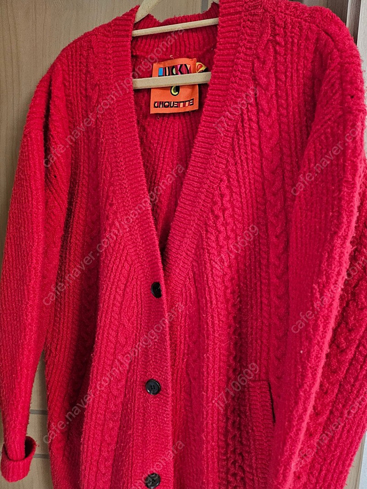 럭키슈에뜨 레드 가디건 보카바카 뽀글이 그로브 가디건 이미지