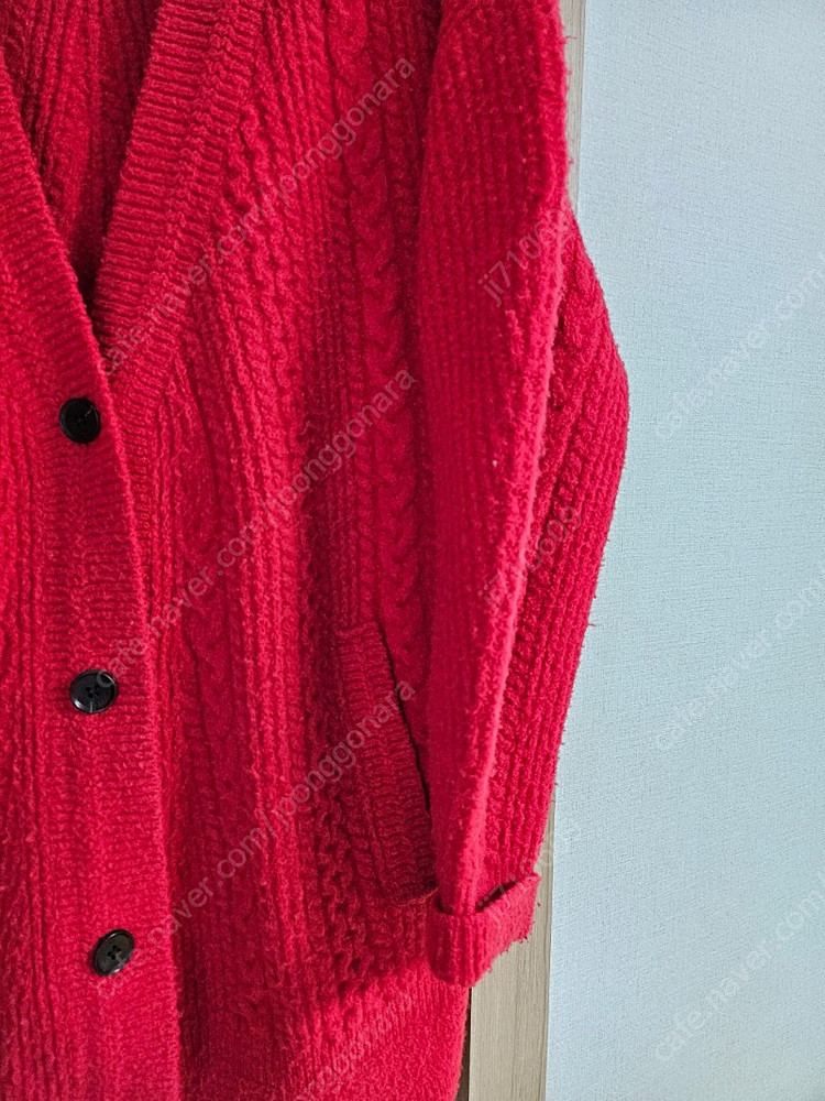 럭키슈에뜨 레드 가디건 보카바카 뽀글이 그로브 가디건 이미지