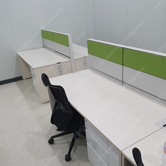 퍼시스 매입 가구 판매 렌탈 - 대형 창고 운영 이미지