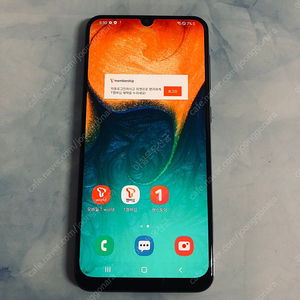 갤럭시 A30 화이트 매우깨끗한기기 7만원 판매합니다