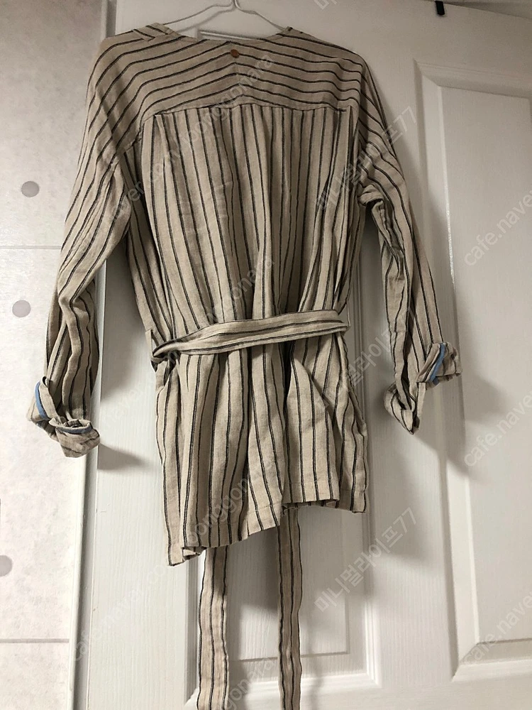 써스데이아일랜드 린넨 스트라이프 벨티드 자켓(정품) 79000원 이미지