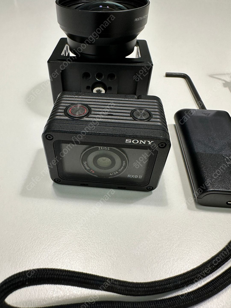 소니 rx0m2, 박스, 슈팅그립, 정품충전기, 배터리 2개, 광각렌즈 포함--2