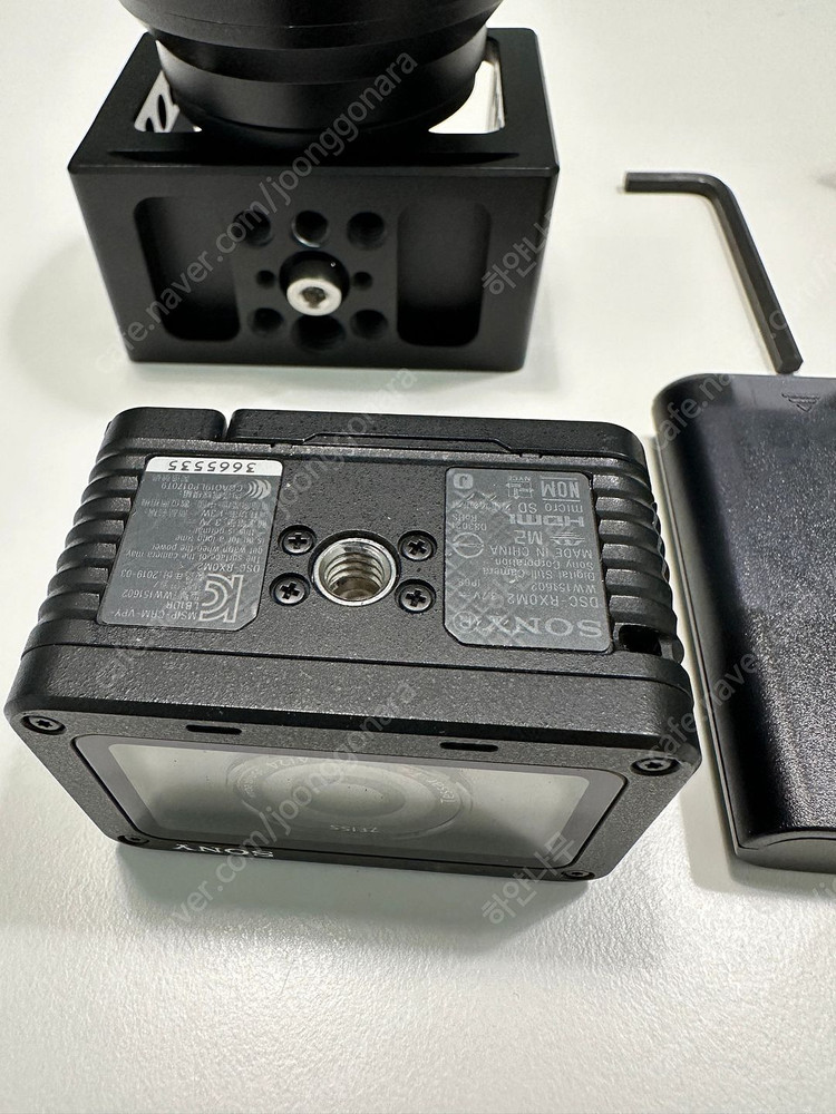 소니 rx0m2, 박스, 슈팅그립, 정품충전기, 배터리 2개, 광각렌즈 포함--6