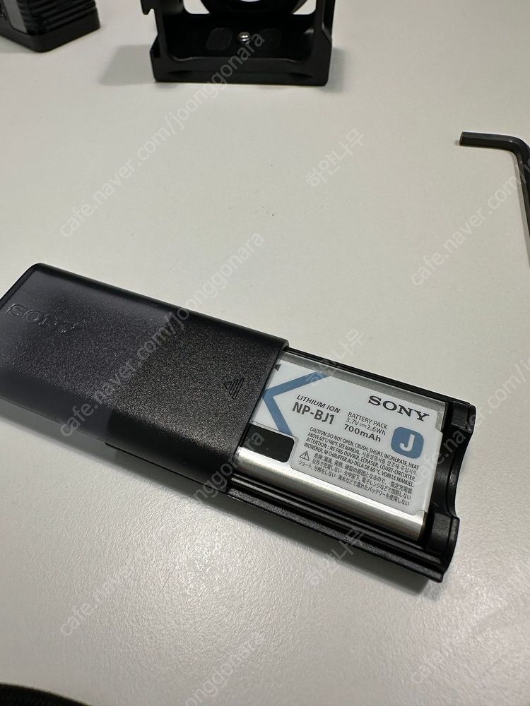 소니 rx0m2, 박스, 슈팅그립, 정품충전기, 배터리 2개, 광각렌즈 포함--9