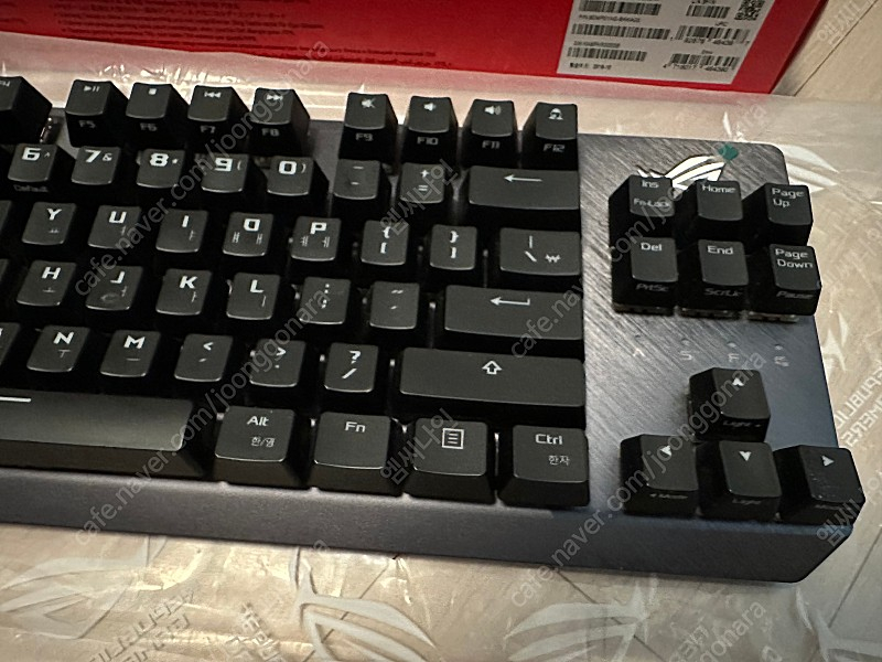 아수스 strix scope 적축 기계식 키보드 판매합니다. 이미지