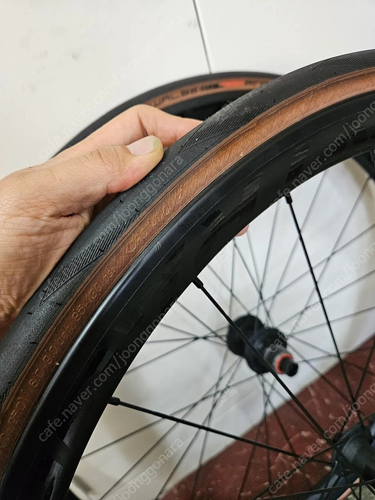 본트레거 에올루스 엘리트 35 카본휠셋 이미지