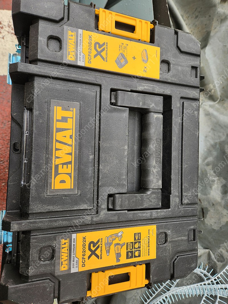 디월트 충전 매거진 드라이버 A급 이미지