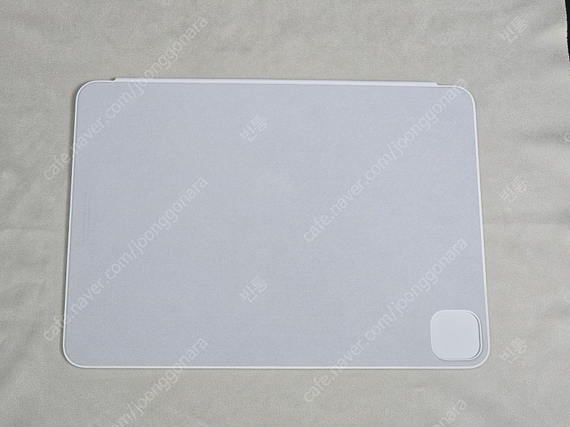 아이패드 프로 11인치(4세대)용 스마트폴리오(화이트) 팝니다--8