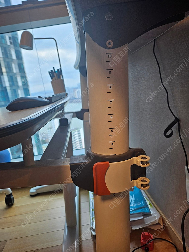 nistul 니스툴 높이조정 책상. 의자 세트 팝니다. 이미지