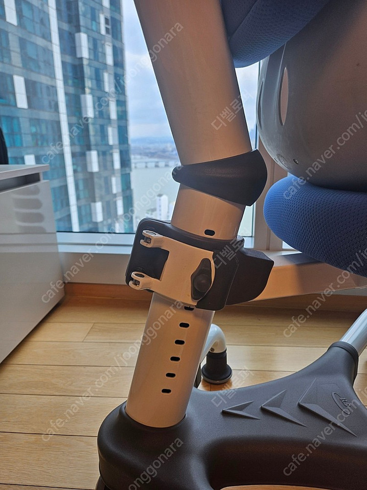 nistul 니스툴 높이조정 책상. 의자 세트 팝니다. 이미지