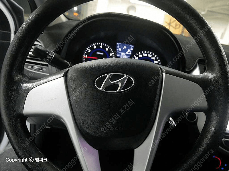 현대엑센트신형 1.4VVT 럭셔리 (5인승)@중고차@소액할부@전액할부@리스@중고차매입@중고차구매전부가능합니다 이미지