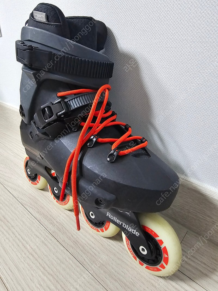 롤러블레이드 트위스터 엣지 265mm판매합니다 이미지