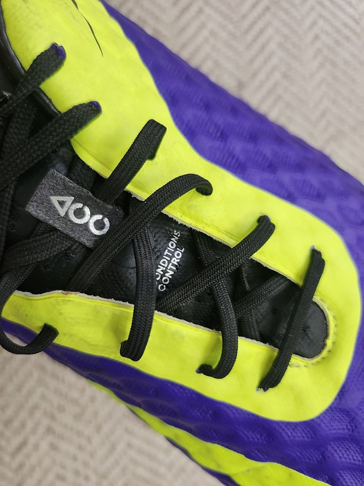 275 하이퍼베놈 나이키 Acc축구화 이미지