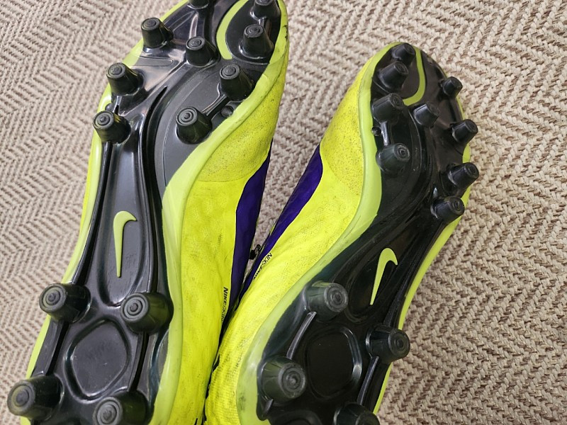 275 하이퍼베놈 나이키 Acc축구화 이미지