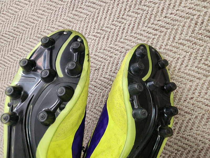 275 하이퍼베놈 나이키 Acc축구화 이미지