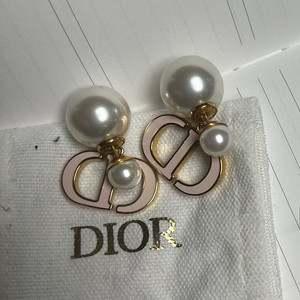 디올진주귀걸이.dior