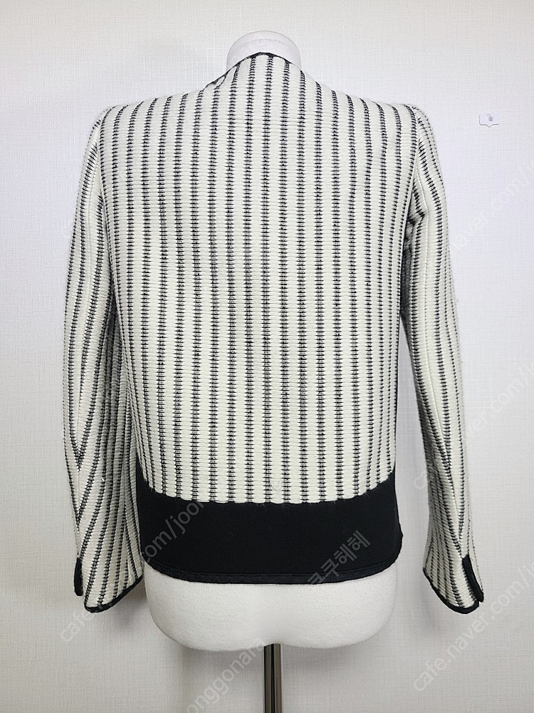 DEWL 여성울자켓 누빔 니들워크 블랙 화이트 55 꽃자수 이미지