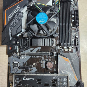 i7 8700 / B360 Aorus Gaming3 18만(택포)