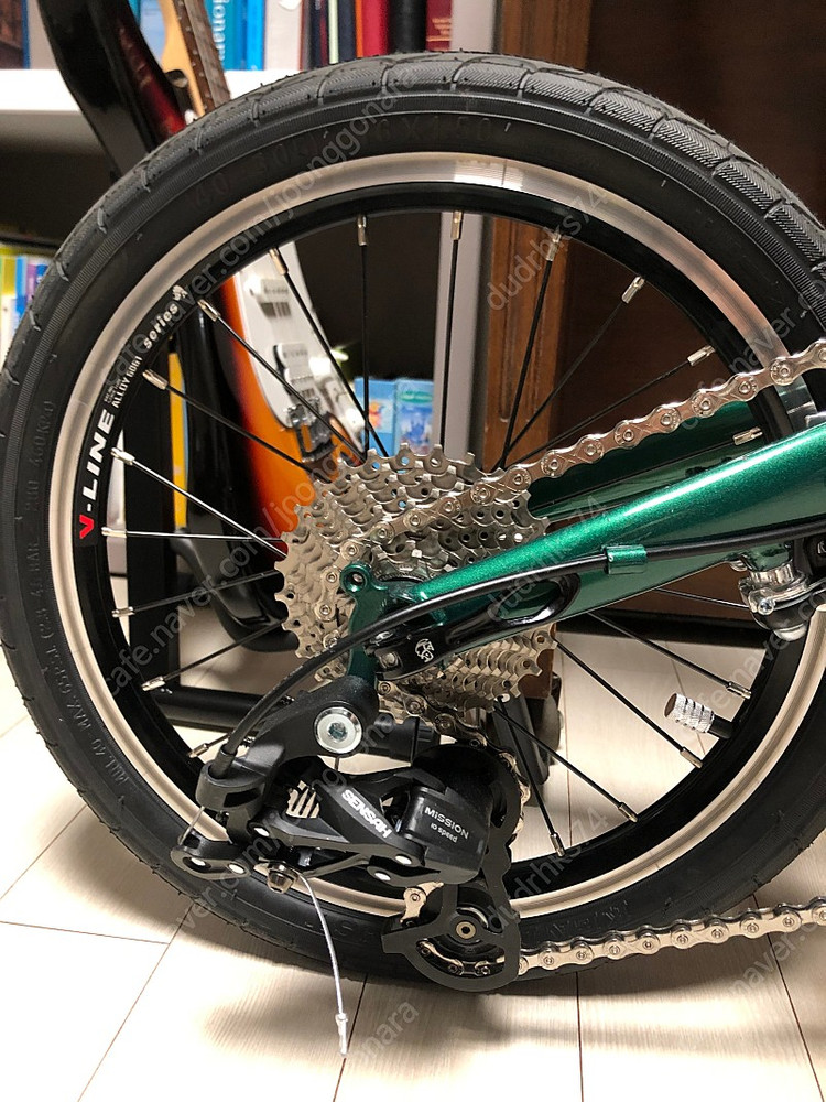 구스트 16인치 305 커스텀 이미지