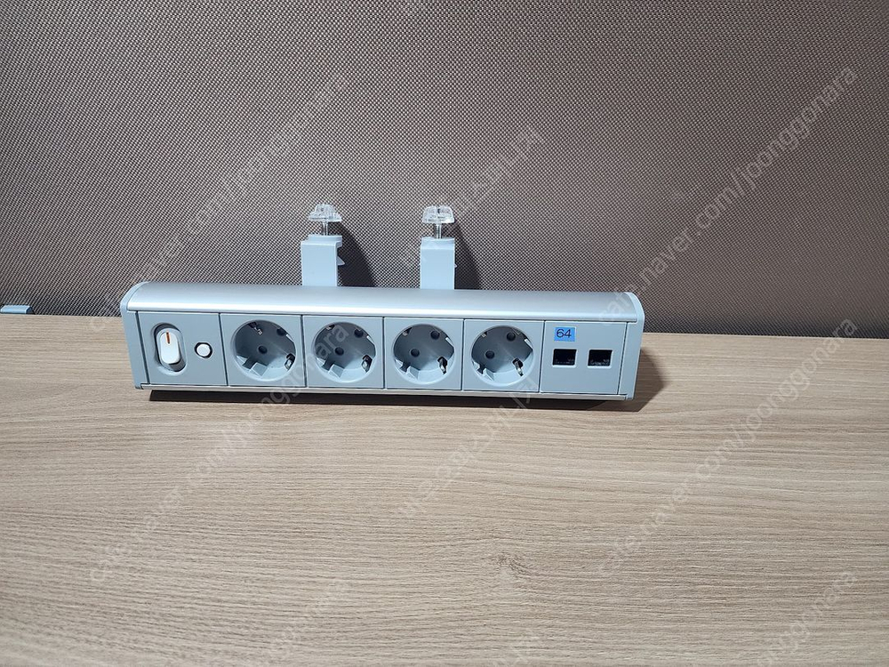 퍼시스 1400책상 전면스크린 파티션 판매합니다. 이미지