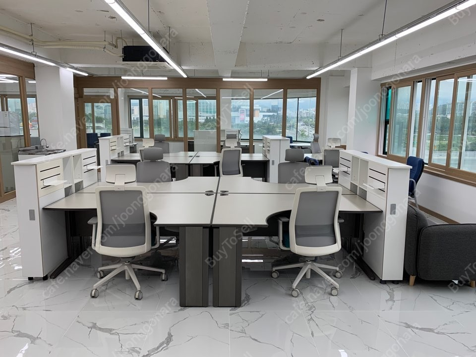 퍼시스 L형책상 메쉬의자 파티션 중고사무용가구 대량판매 이미지