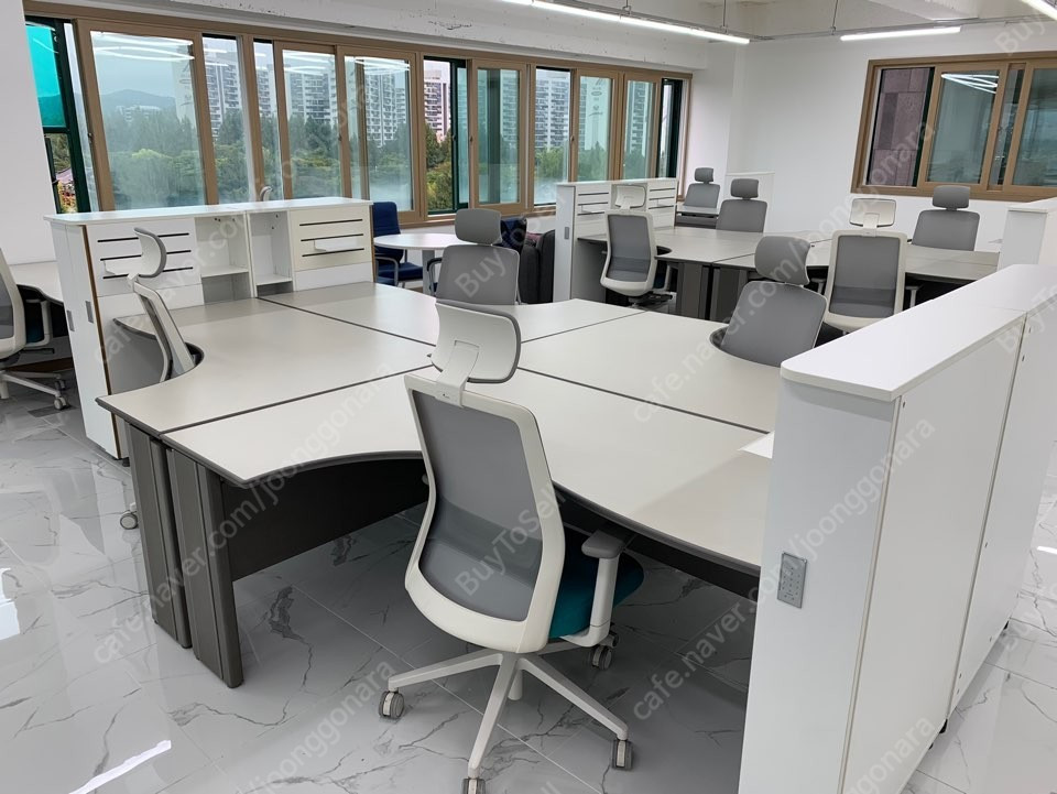 퍼시스 L형책상 메쉬의자 파티션 중고사무용가구 대량판매 이미지