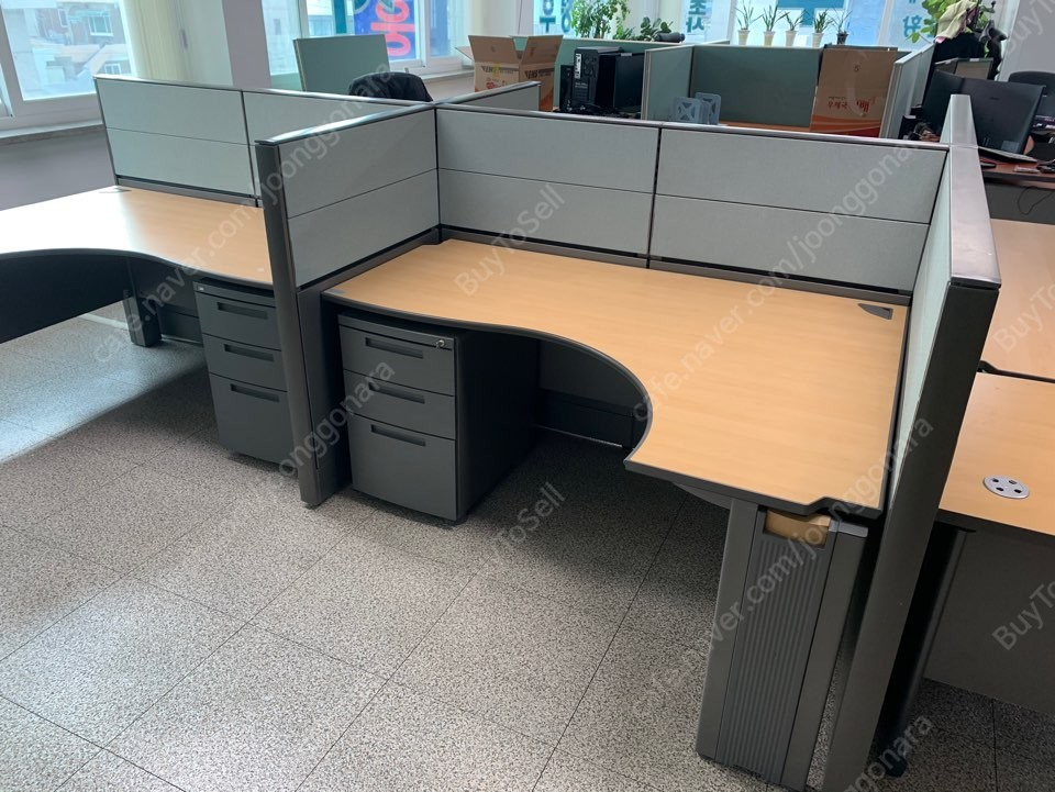 퍼시스 L형책상 메쉬의자 파티션 중고사무용가구 대량판매 이미지