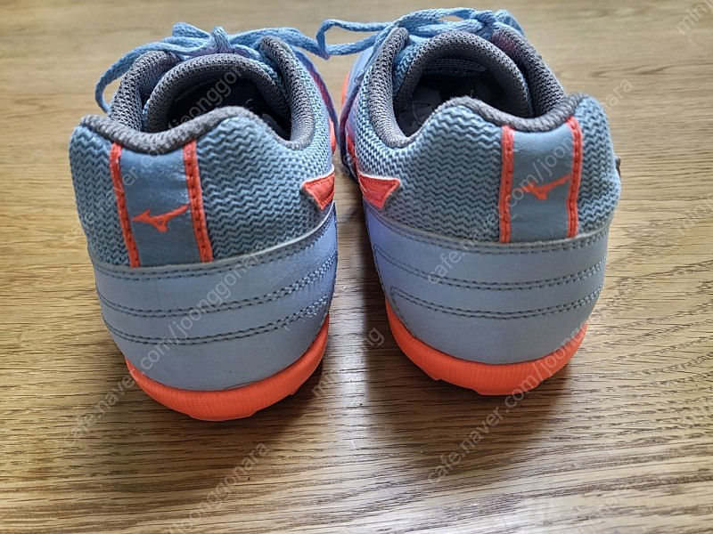 미즈노 풋살화 250 이미지