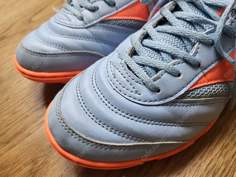 미즈노 풋살화 250 이미지