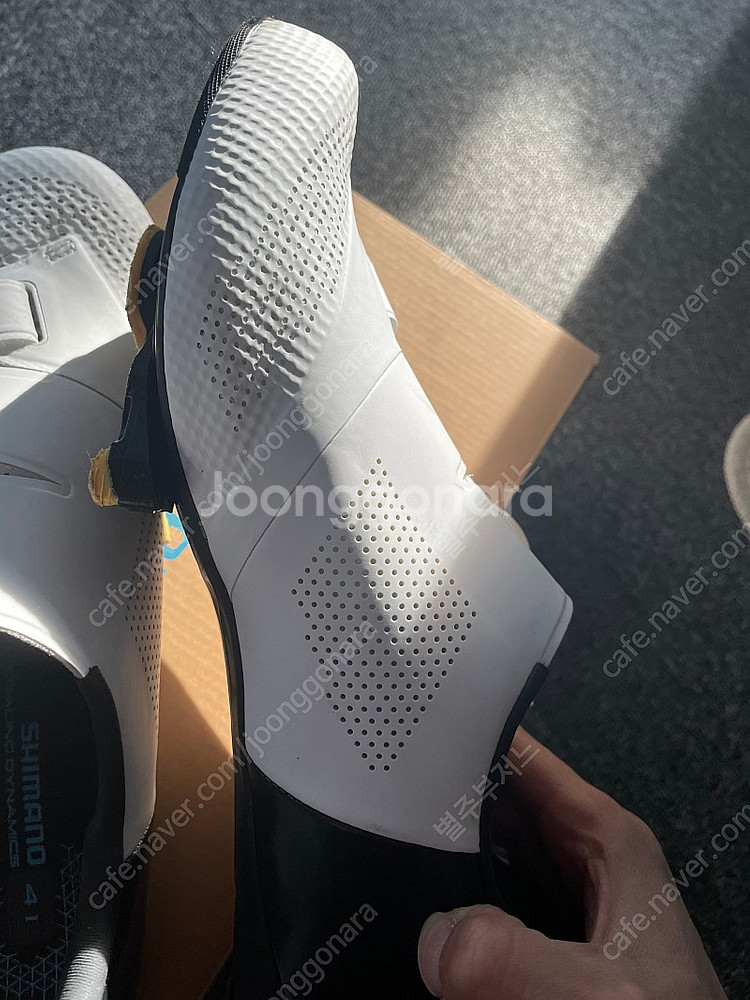 시마노 클릿슈즈 RC502 화이트 41사이즈 팝니다--1