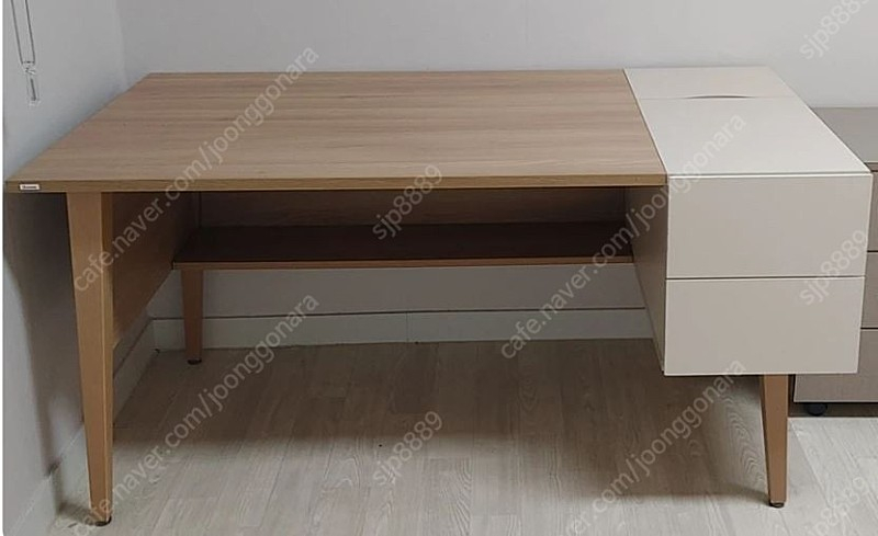 일룸 케플라책상(1500폭) + 일룸 젬마?책상(1400폭?) 이미지