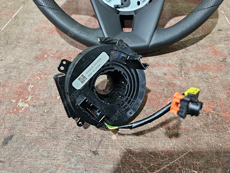 [GW] 크루즈 2014년 상태 양호한 핸들 핸들링 팝니다. 클럭스프링 서비스 이미지