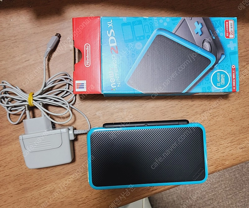 2ds xl+정품충전기+다수의게임설치 팝니다 이미지