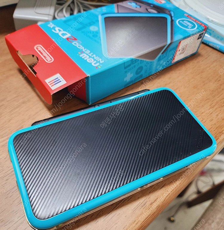 2ds xl+정품충전기+다수의게임설치 팝니다 이미지