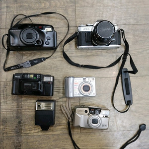캐논 펜탁스등 필름및 디지털 카메라 판매