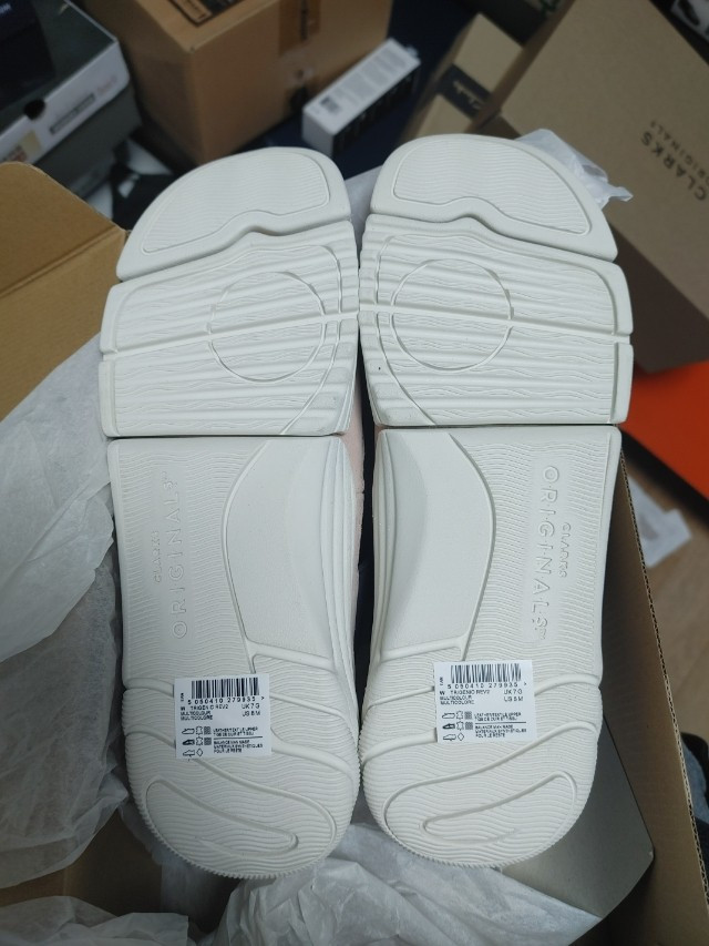 클락스 트리제닉 남성 스니커즈 네이비 UK 8(운동화기준 275)새제품-택포가격 이미지