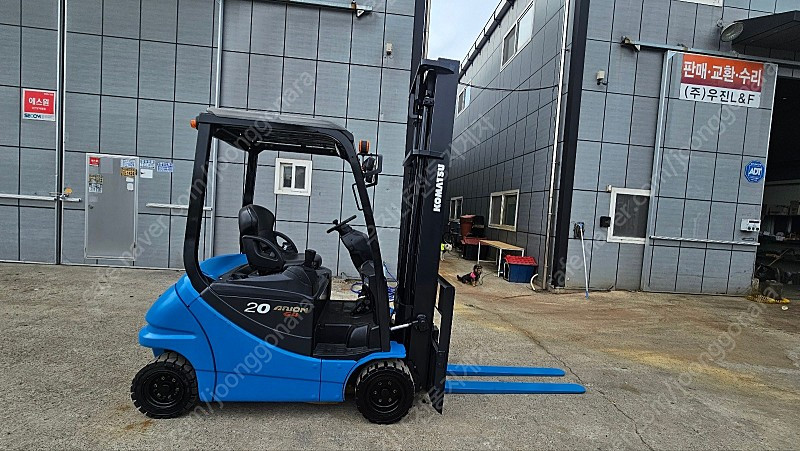 최신형 AC타입 코마츠 좌식 2톤 전동지게차 4M 700만 도매가판매 이미지