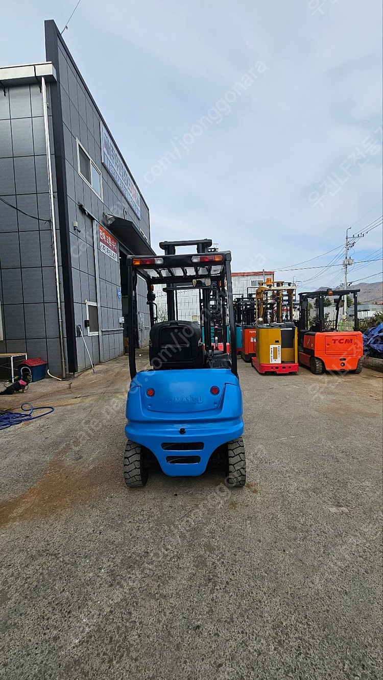 최신형 AC타입 코마츠 좌식 2톤 전동지게차 4M 700만 도매가판매 이미지