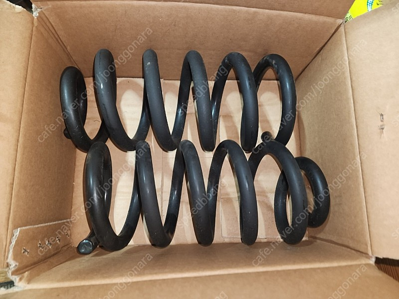 렉스턴스포츠 칸 뒷쇼바 이미지