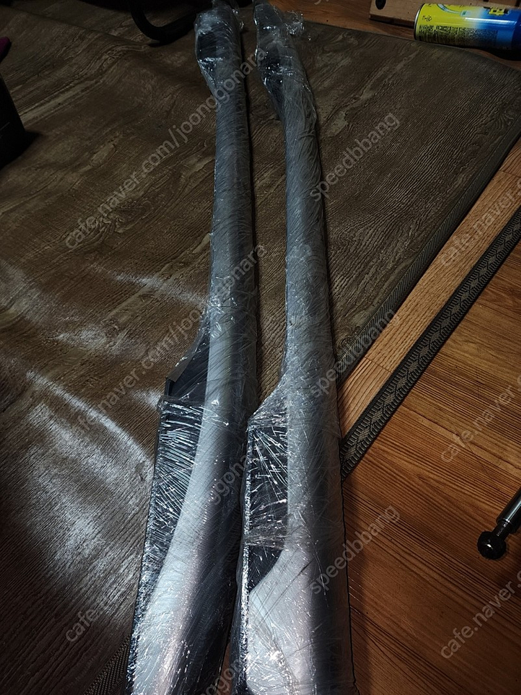 렉스턴스포츠 칸 뒷쇼바 이미지