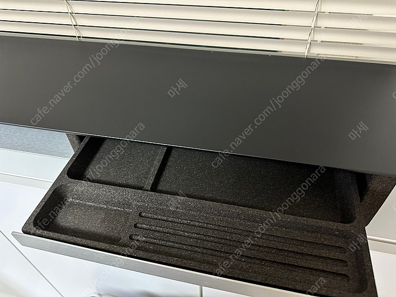 (Grovemade) 그로브메이드 모니터 받침대(L/매트블랙) + 트레이(Dark) 판매 합니다. 이미지