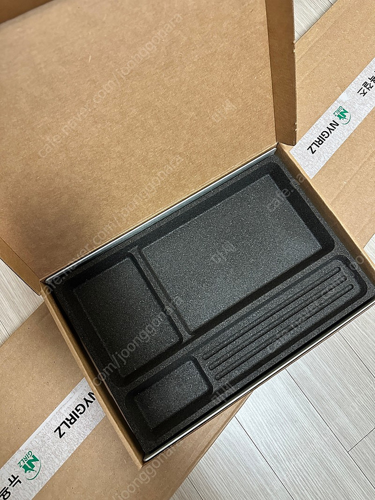 (Grovemade) 그로브메이드 모니터 받침대(L/매트블랙) + 트레이(Dark) 판매 합니다. 이미지